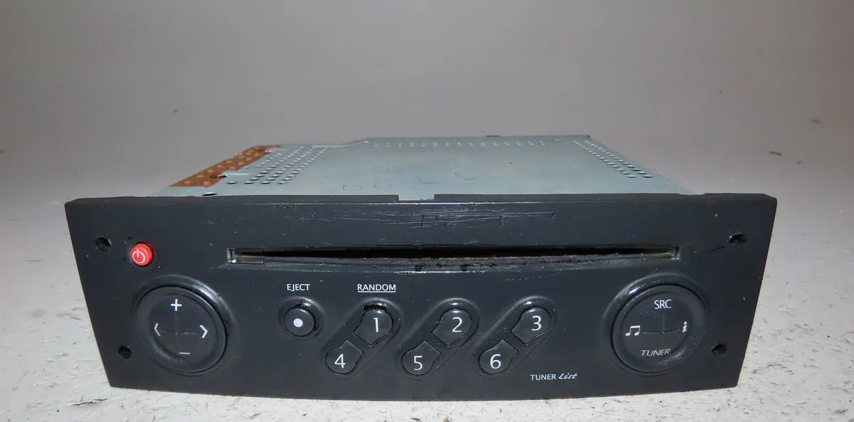 Autoradio Renault SCÉNIC II (JM0-1_) 1.5 dci (jm0f) (2003-2006) 5 portes occasion
