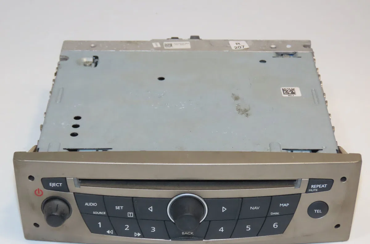 Autoradio Renault SCÉNIC II (JM0-1_) 1.5 dci (jm1e, jm16) (2005-2008) 5 portes occasion