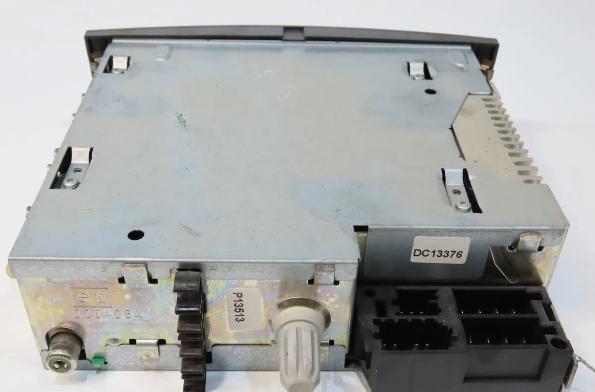 Autoradio Renault SCÉNIC II (JM0-1_) 1.5 dci (jm1e, jm16) (2005-2008) 5 portes occasion