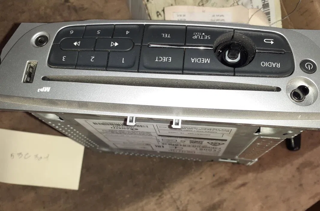 Autoradio Renault SCÉNIC III (JZ0-1_) 1.5 dci (2009) 5 portes occasion