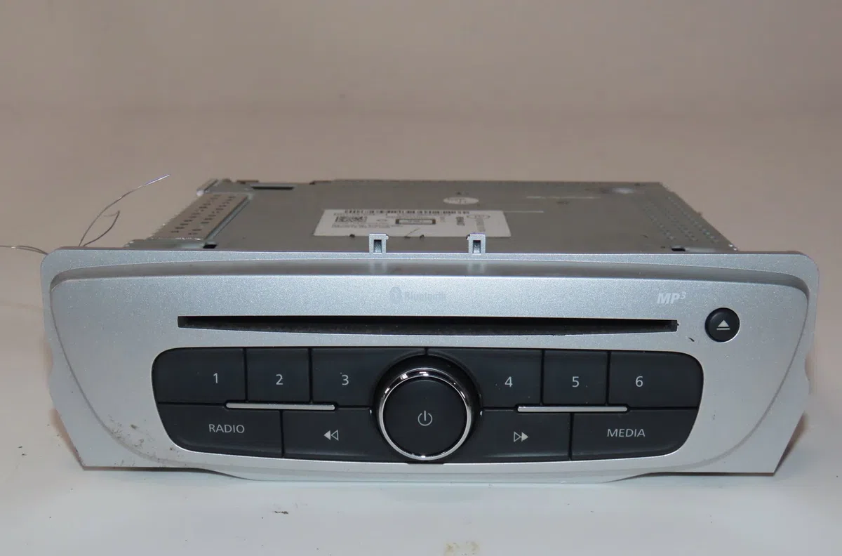 Autoradio Renault SCÉNIC III (JZ0-1_) 1.6 dci (jz00, jz12) (2011) 5 portes occasion
