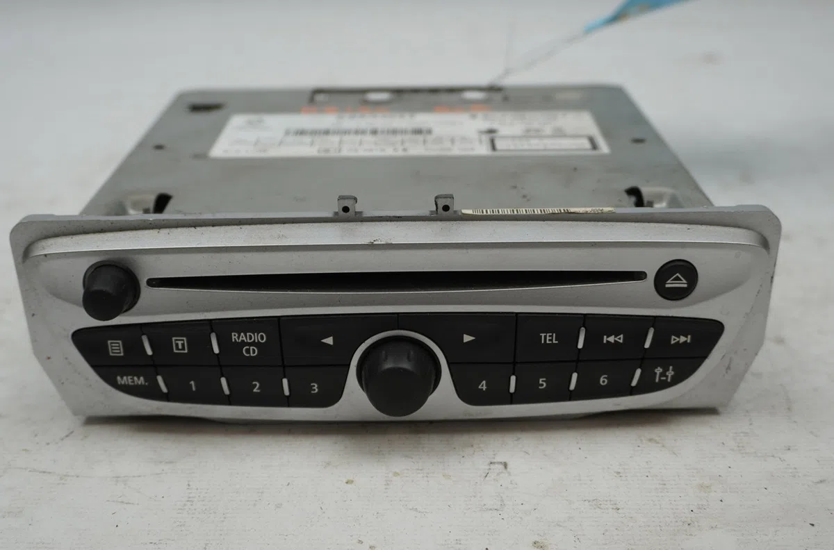 Autoradio Renault SCÉNIC III (JZ0-1_) 2.0 dci (jz0y, jz26) (2009) occasion