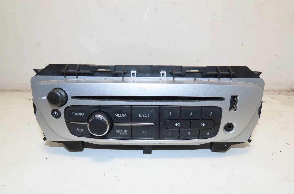 Autoradio Renault TWINGO II (CN0_) 1.5 dci 75 (2010) 3 portes occasion