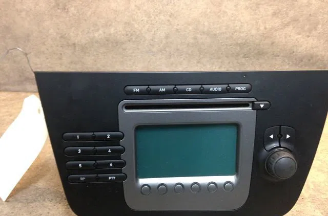 Autoradio Seat ALTEA (5P1) 1.9 tdi (2004) 5 portes occasion
