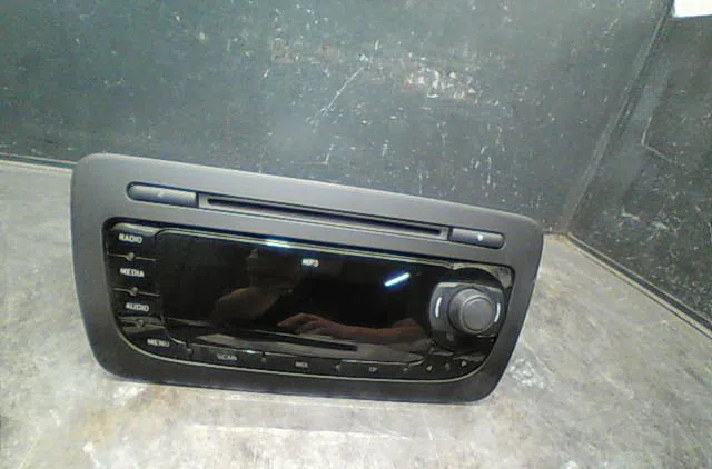 Autoradio Seat IBIZA IV (6J5, 6P1) 1.6 tdi (2009-2015) occasion