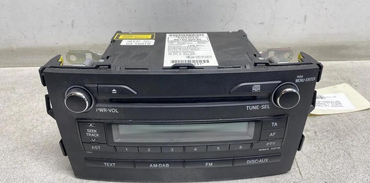 Autoradio Toyota AURIS (_E15_) 1.8 hybrid (zwe150_) (2010-2012) occasion