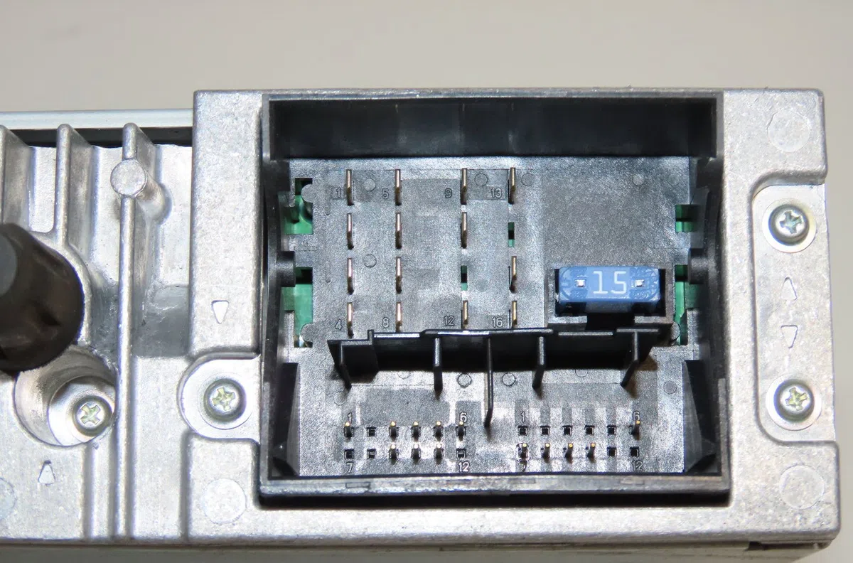 Autoradio Toyota AYGO (_B1_) 1.0 (kgb10_) (2005-2014) 5 portes occasion