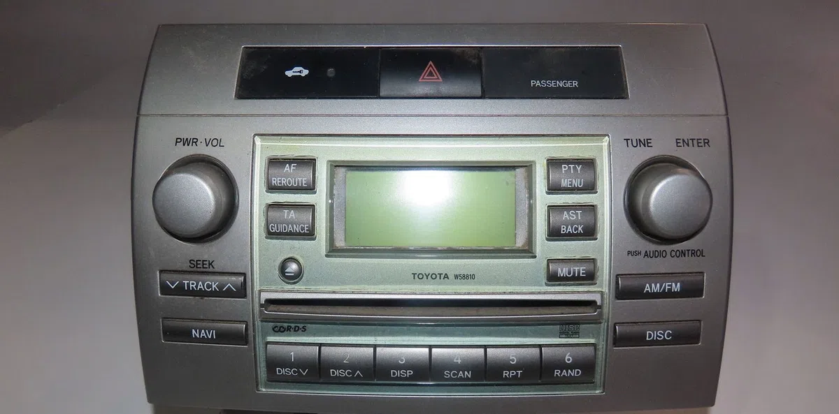 Autoradio Toyota COROLLA Verso (ZER_, ZZE12_, R1_) 2.0 d-4d (cur10_) (2004-2009) occasion