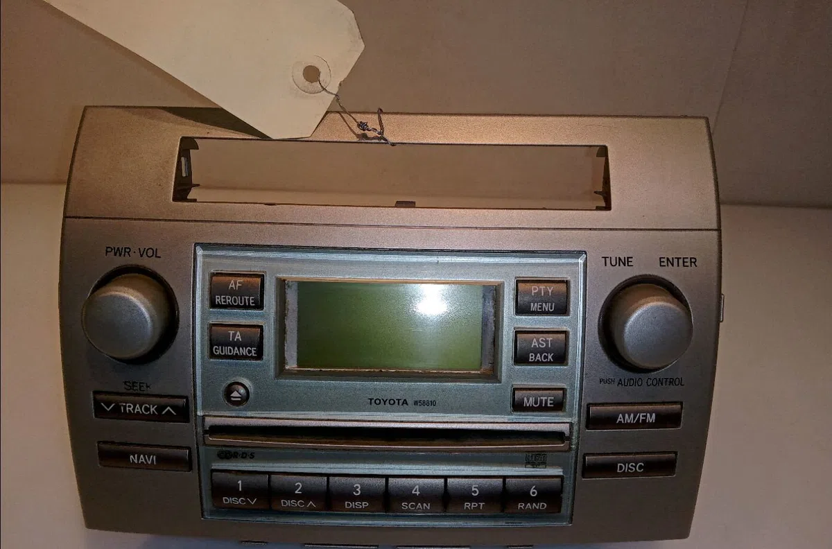 Autoradio Toyota COROLLA Verso (ZER_, ZZE12_, R1_) 2.2 d-4d (aur10_) (2005-2009) 5 portes occasion