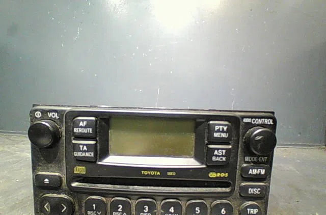 Autoradio Toyota RAV 4 II (_A2_) 2.0 d 4wd (cla20_, cla21_) (2001-2005) occasion