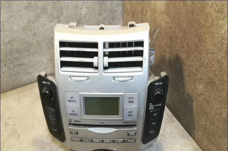 Autoradio Toyota YARIS (_P9_) 1.0 vvt-i (ksp90_) (2005-2011) 5 portes occasion