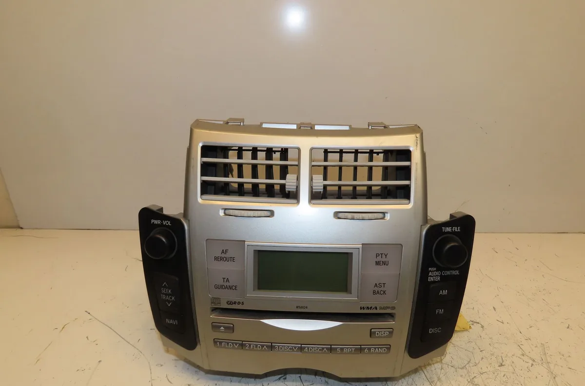 Autoradio Toyota YARIS (_P9_) 1.3 vvt-i (scp90_) (2005-2010) occasion