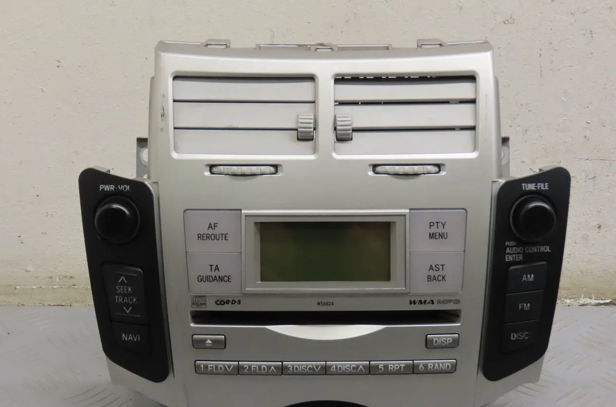 Autoradio Toyota YARIS (_P9_) 1.4 d-4d (nlp90_) (2005-2012) occasion