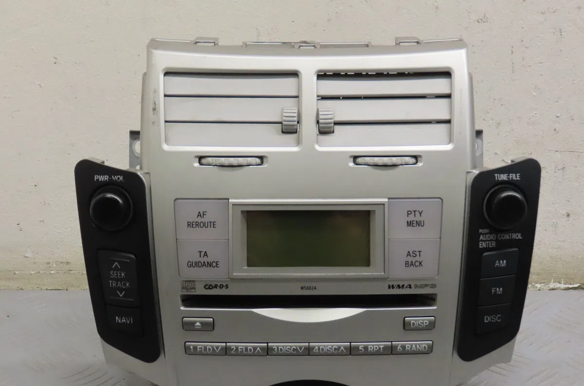 Autoradio Toyota YARIS (_P9_) 1.4 d-4d (nlp90_) (2005-2012) occasion