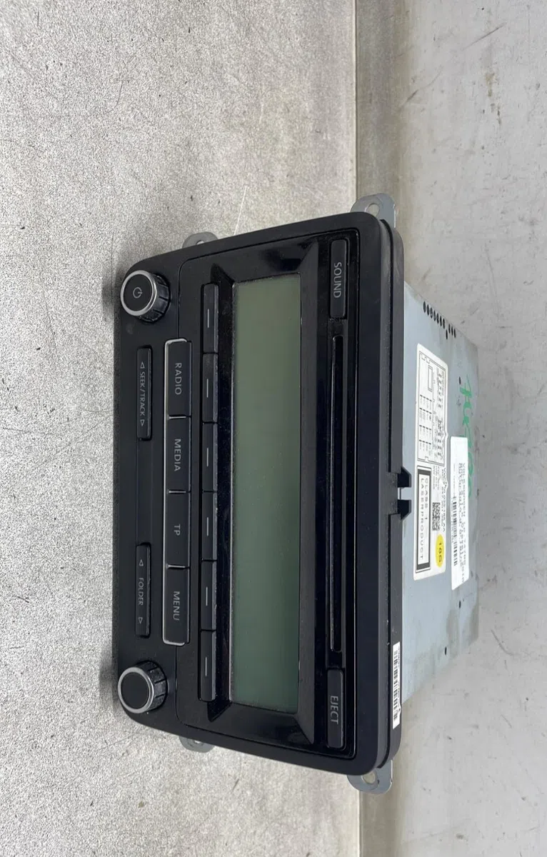 Autoradio Volkswagen GOLF VI (5K1) 1.6 tdi (2009-2012) 5 portes occasion