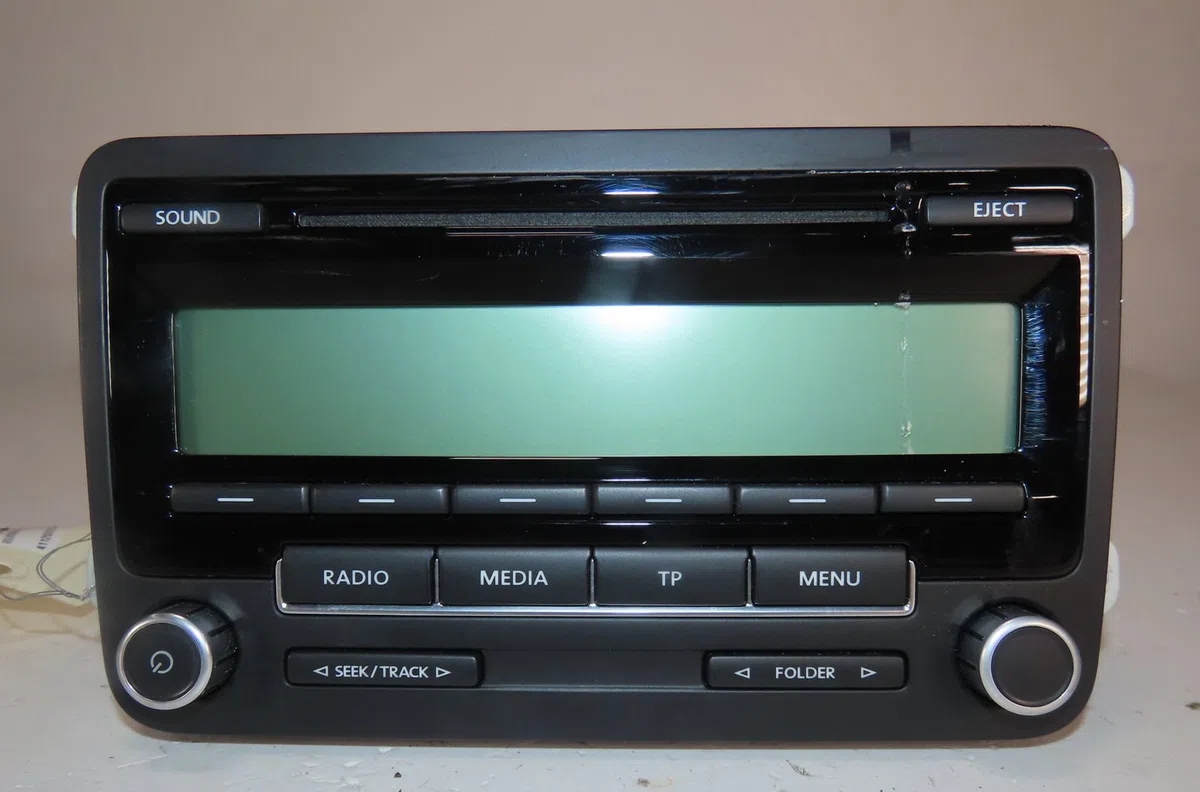 Autoradio Volkswagen GOLF VI (5K1) 1.6 tdi (2009-2012) 5 portes occasion
