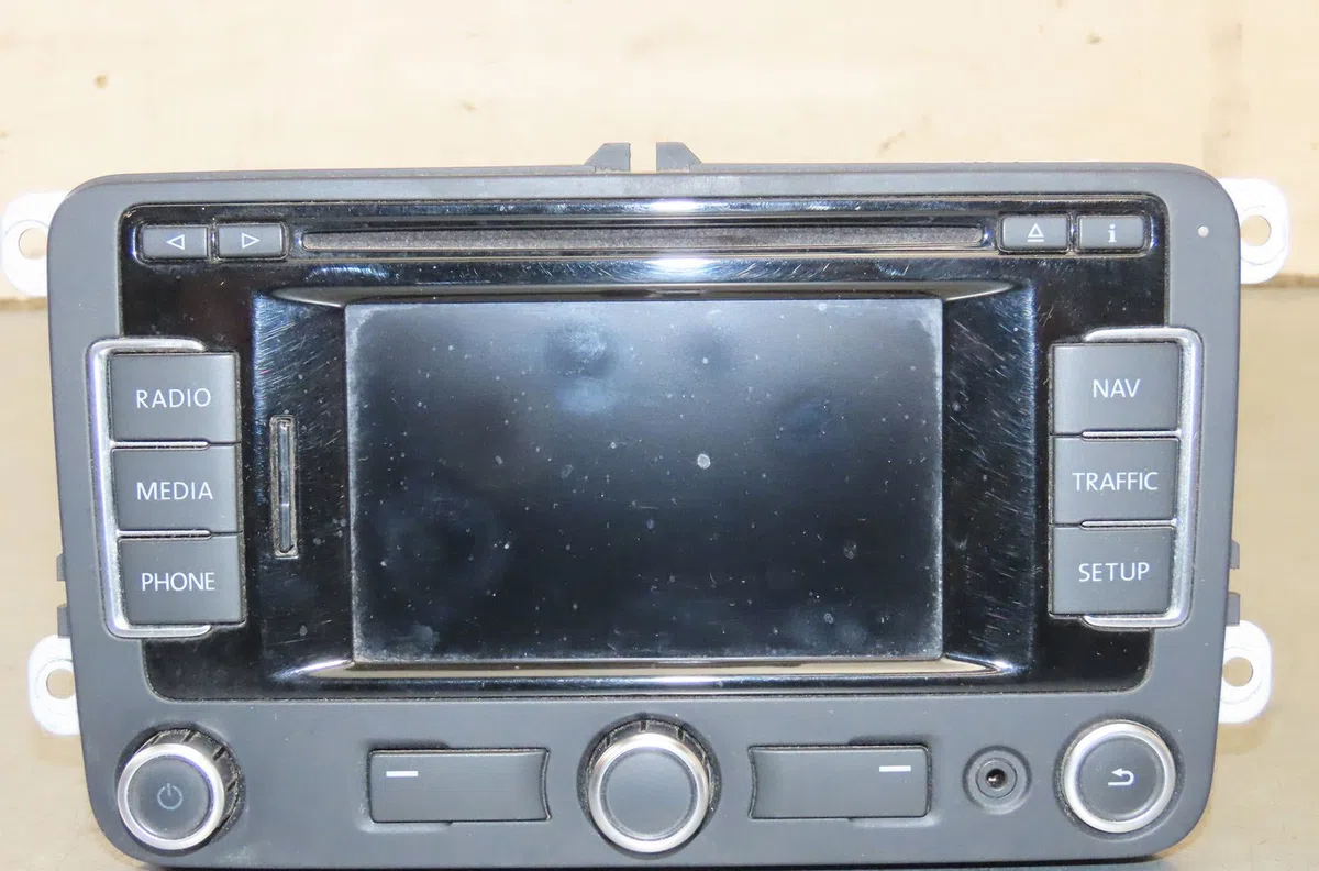 Autoradio Volkswagen GOLF VI (5K1) 1.6 tdi (2009-2012) 5 portes occasion