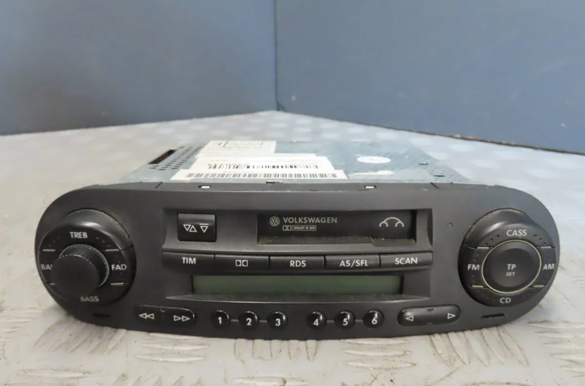 Autoradio VOLKSWAGEN NEWBEETLE 1999 occasion