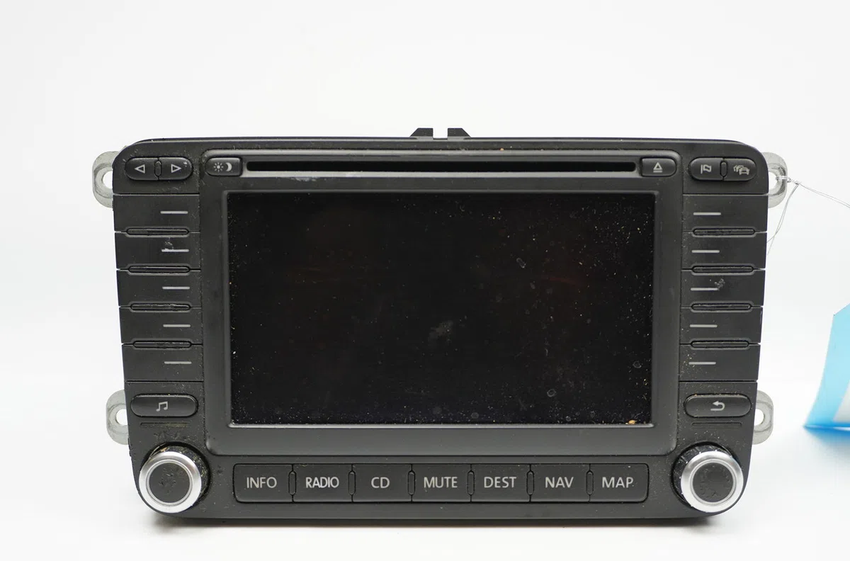 Autoradio Volkswagen PASSAT B6 Variant (3C5) 2.0 tdi 16v (2005-2010) 5 portes occasion