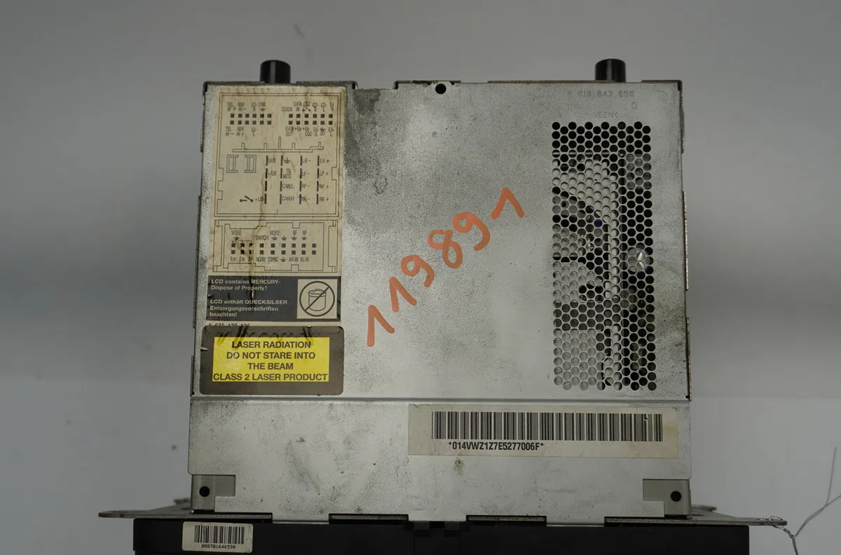 Autoradio Volkswagen PASSAT B6 Variant (3C5) 2.0 tdi 16v (2005-2010) 5 portes occasion