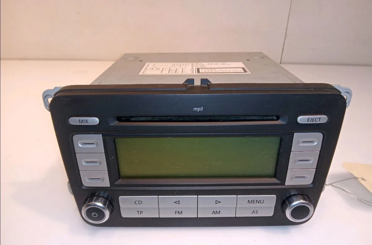 Autoradio Volkswagen TOURAN (1T1, 1T2) 1.9 tdi (2003-2004) 5 portes occasion