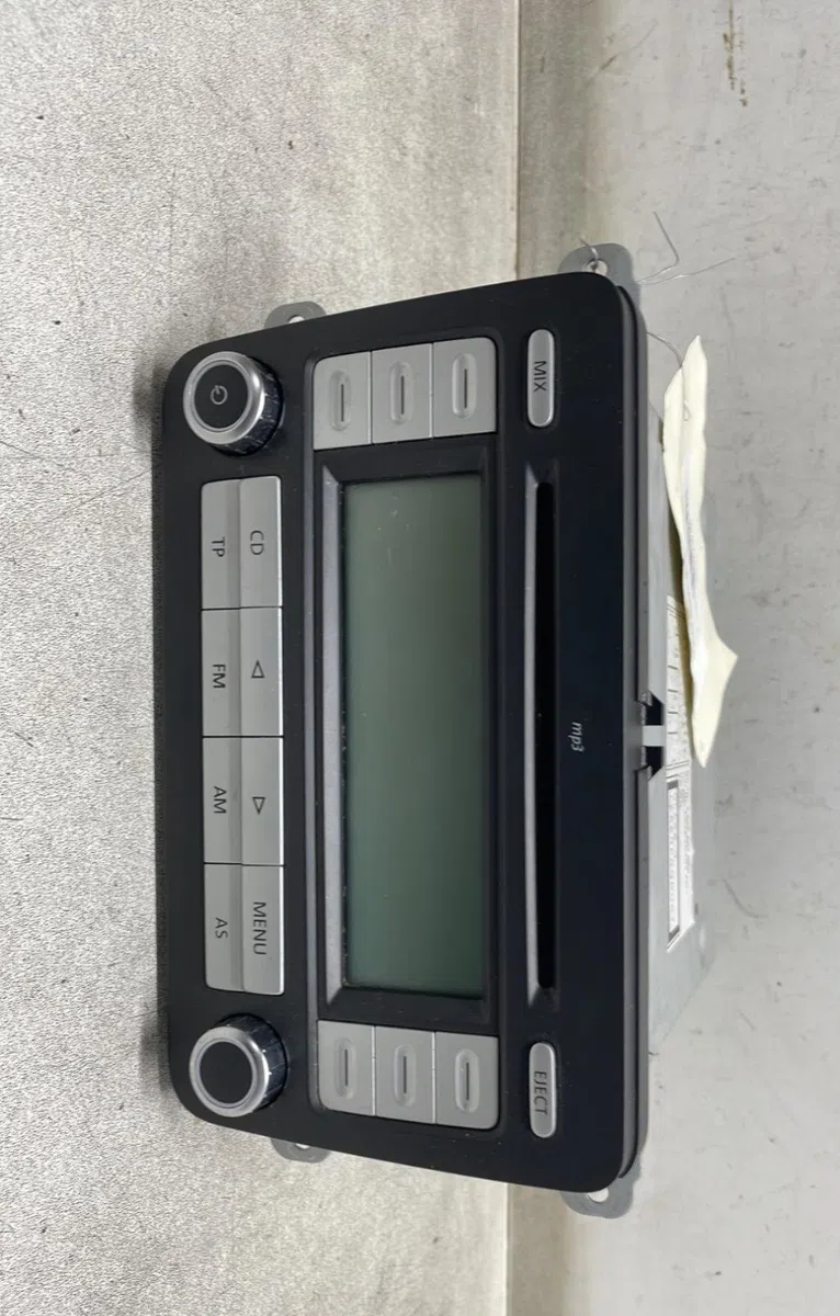 Autoradio Volkswagen TOURAN (1T1, 1T2) 1.9 tdi (2003-2004) 5 portes occasion