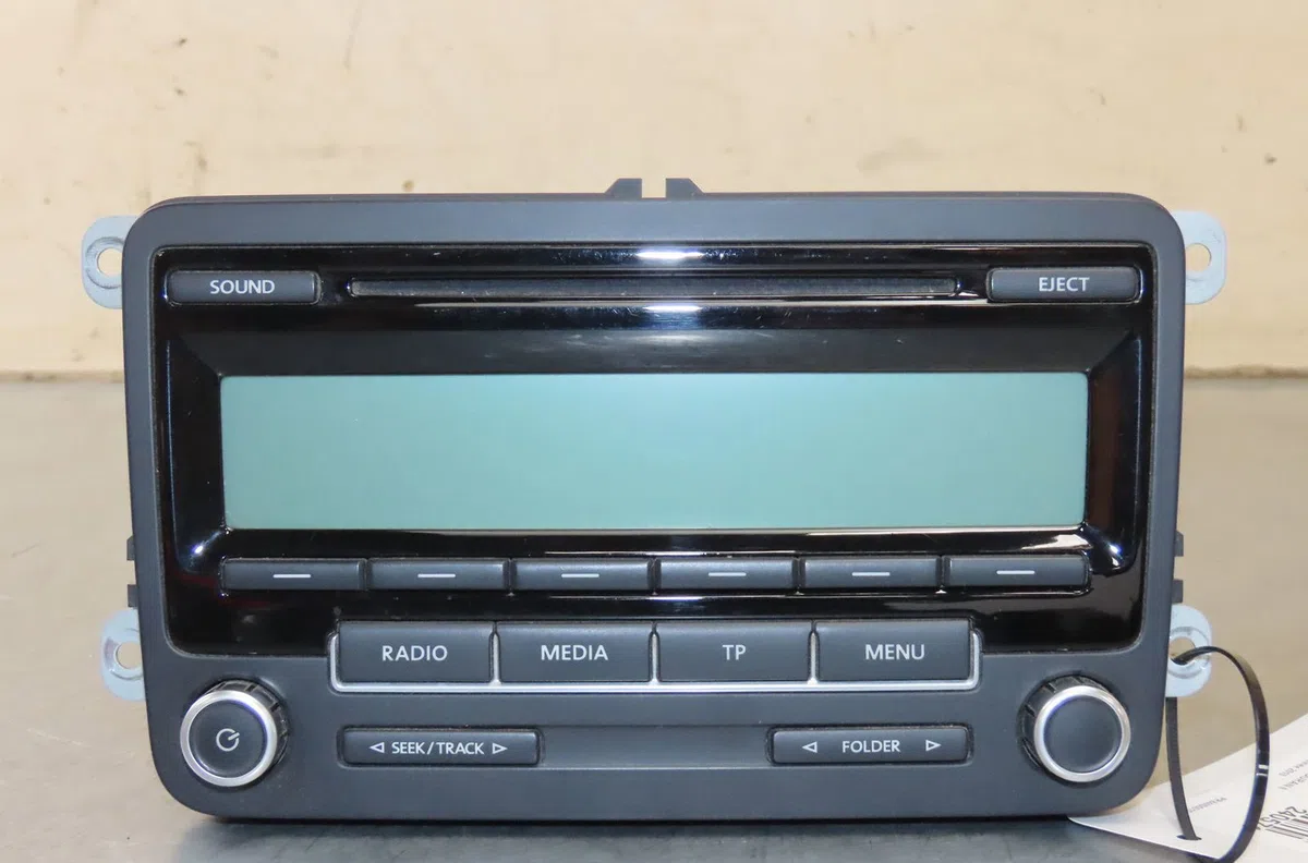 Autoradio Volkswagen TOURAN (1T3) 1.6 tdi (2010-2015) 5 portes occasion