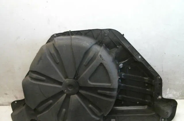 Bac roue de secours Renault MEGANE III 3-5 portes (BZ0-1_, B3_) 1.5 dci (bz09, bz0d, bz1w, bz29, bz14) (2009) 5 portes o