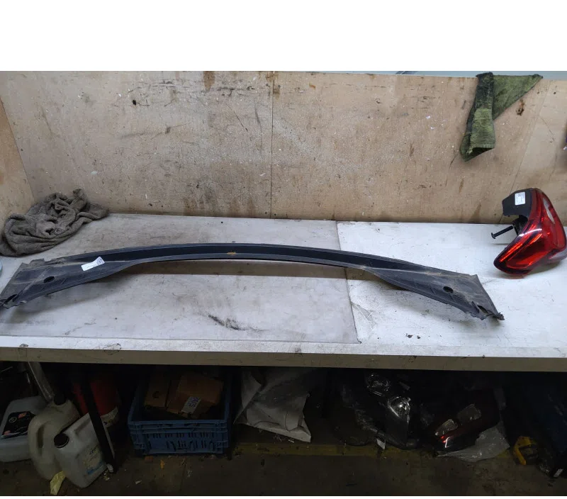 BAIE DE PARE BRISE PEUGEOT 308 00008251CE