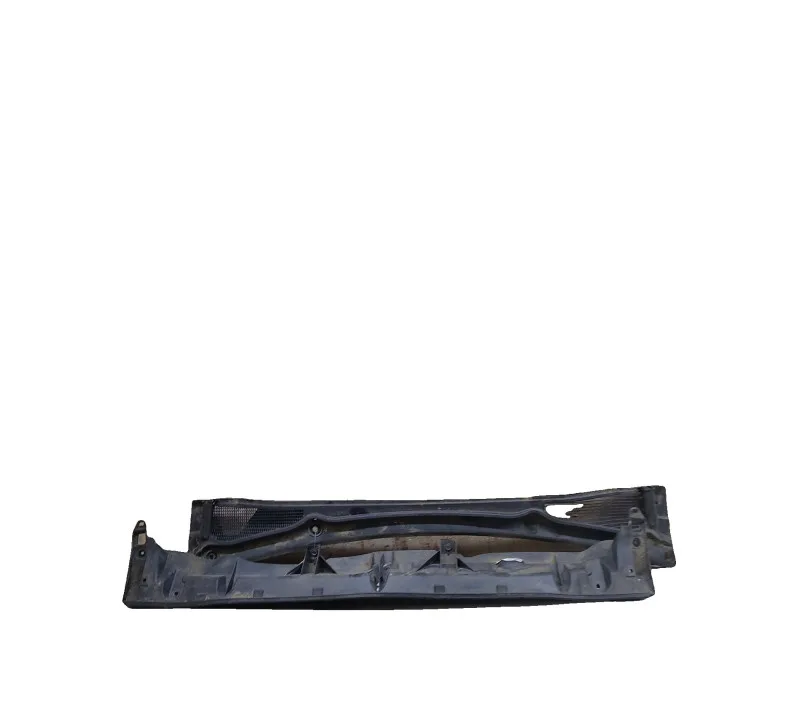 BAIE DE PARE BRISE RENAULT CLIO IV 668115228R
