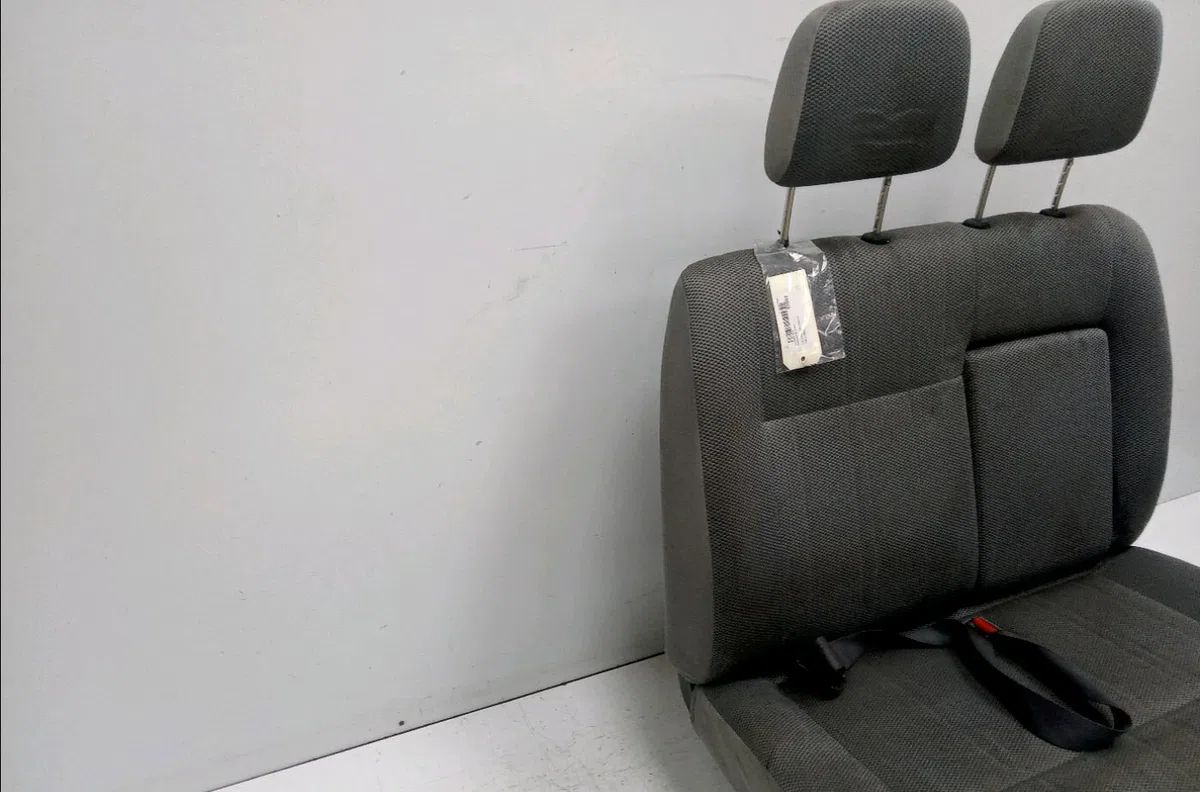Banquette avant Toyota HIACE IV Camionnette (__H1_, __H2_) 2.5 d-4d (klh12, klh22) (2001-2006) occasion