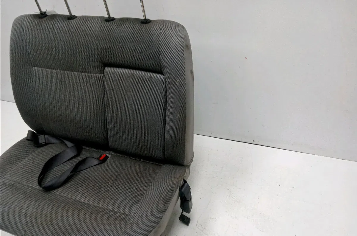 Banquette avant Toyota HIACE IV Camionnette (__H1_, __H2_) 2.5 d-4d (klh12, klh22) (2001-2006) occasion