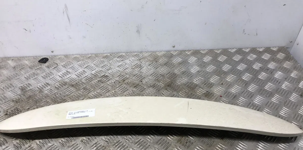 Becquet hayon MINI MINI 2 R56 PHASE 1 occasion
