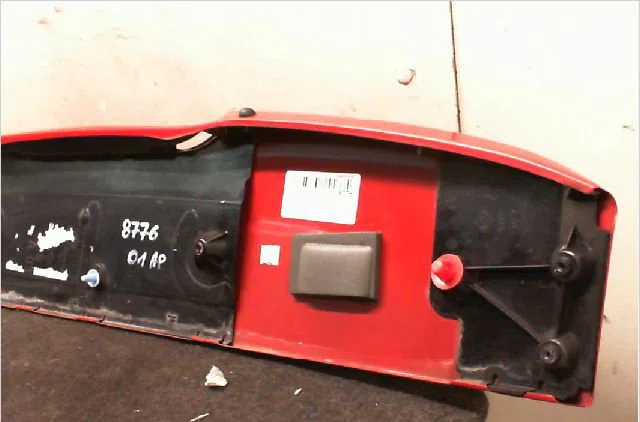 Becquet hayon Renault CLIO II (BB_, CB_) 1.2 lpg (bb0a, cb0a) (1999-2001) occasion