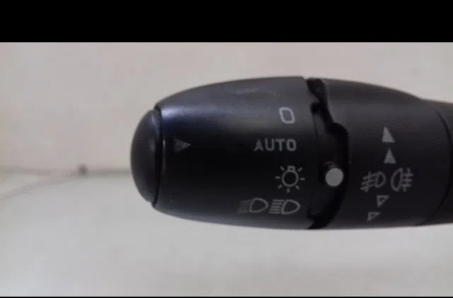 Bloc commodos Citroen C3 PICASSO (SH_) 1.6 hdi (2009) 5 portes occasion