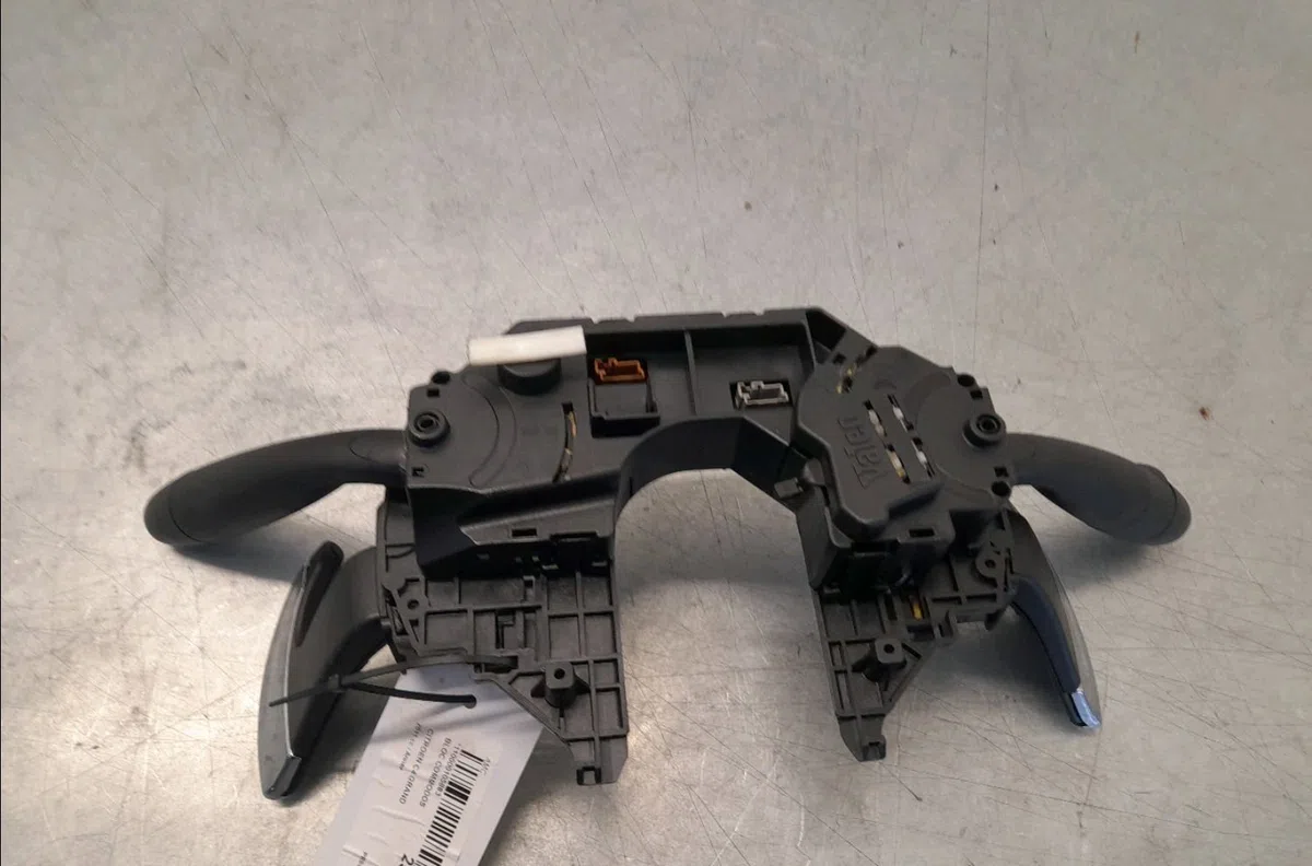 Bloc commodos Citroen C4 GRAND PICASSO I (UA_) 1.6 hdi 110 (2010-2013) occasion