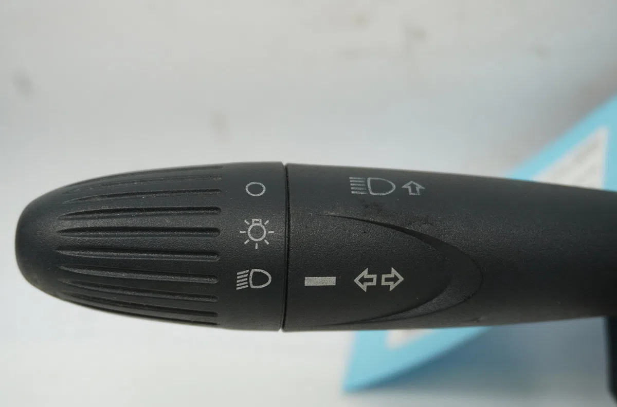 Bloc commodos Ford KA (RU8) 1.2 (2008-2016) 3 portes occasion