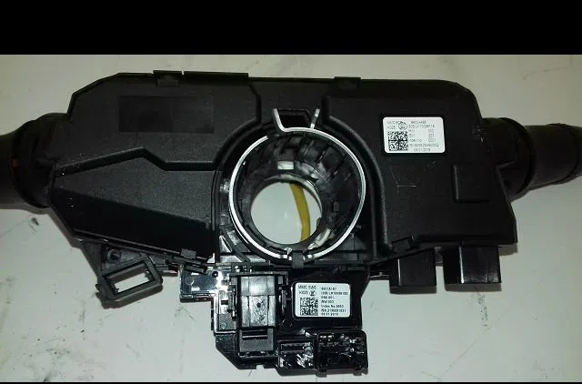 Bloc commodos Mitsubishi MIRAGE - SPACE STAR VI 3-5 portes (A0_A) 1.2 (a03a) (2012) 5 portes occasion