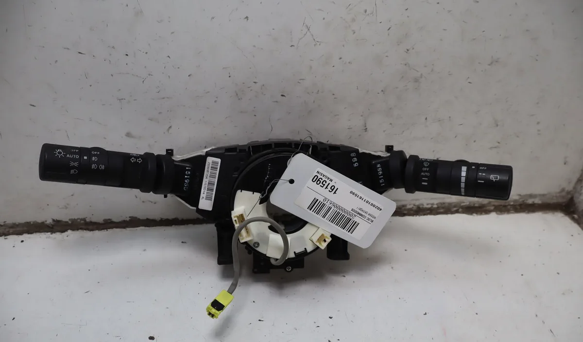 Bloc commodos Nissan QASHQAI - QASHQAI 2 I (J10, NJ10, JJ10E) 1.5 dci (2010-2013) 5 portes occasion