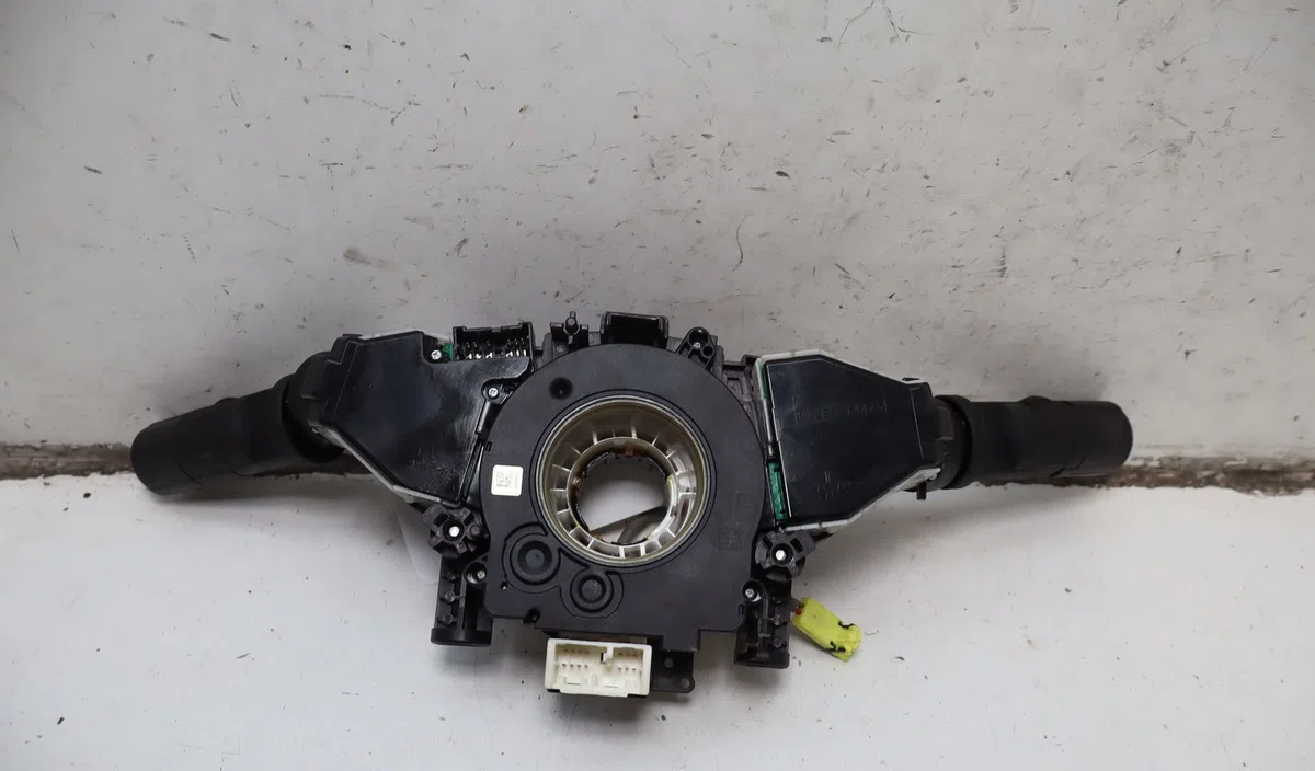 Bloc commodos Nissan QASHQAI - QASHQAI 2 I (J10, NJ10, JJ10E) 1.5 dci (2010-2013) 5 portes occasion