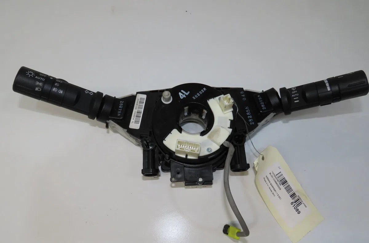 Bloc commodos Nissan QASHQAI - QASHQAI 2 I (J10, NJ10, JJ10E) 1.6 dci traction intégrale (2011-2013) occasion