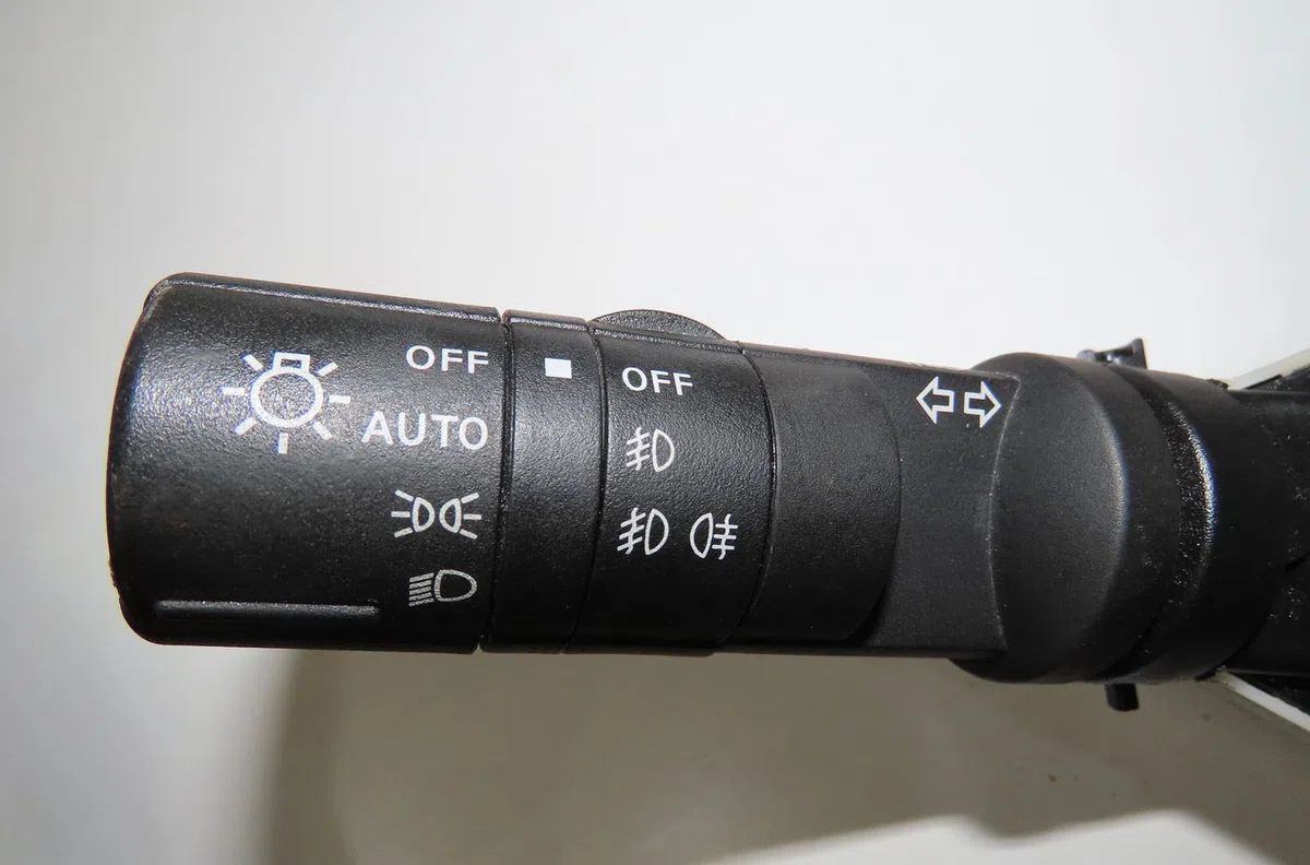 Bloc commodos Nissan QASHQAI - QASHQAI 2 I (J10, NJ10, JJ10E) 1.6 dci traction intégrale (2011-2013) occasion