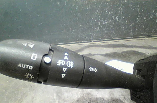 Bloc commodos Peugeot 207-207 (WA_, WC_) 1.6 hdi (2006-2013) 5 portes occasion