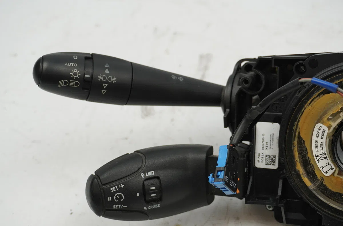 Bloc commodos Peugeot 3008 Monospace (0U_) 1.6 hdi (2009-2016) 5 portes occasion