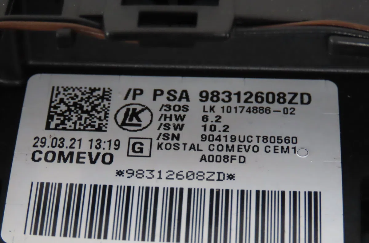 Bloc commodos Peugeot 3008 SUV (MC_, MR_, MJ_, M4_) Hybrid4 (m45gbu) (2019) occasion