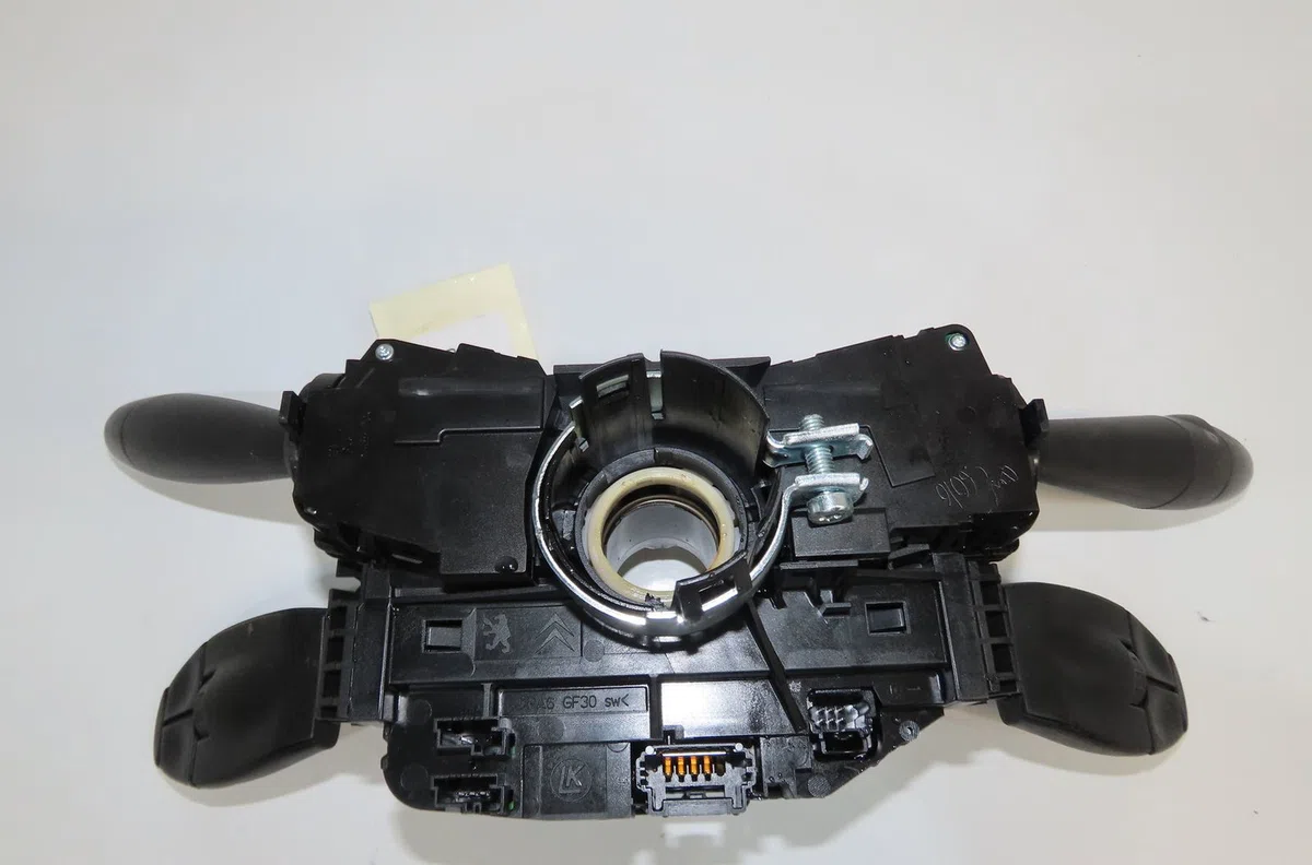 Bloc commodos Peugeot 5008 (0U_, 0E_) 1.6 hdi (2010-2017) 5 portes occasion