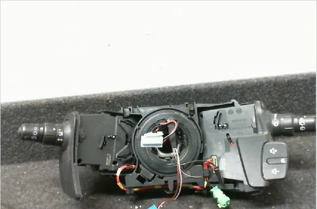 Bloc commodos Renault CLIO III (BR0-1, CR0-1) 1.5 dci (c-br0g, c-br1g) (2005-2012) 5 portes occasion