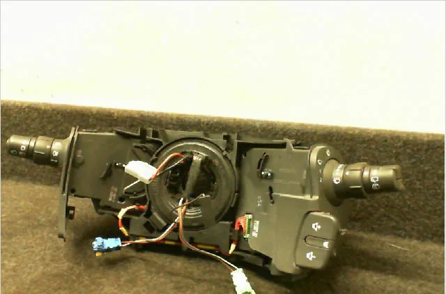 Bloc commodos Renault CLIO III (BR0-1, CR0-1) 1.5 dci (c-br0g, c-br1g) (2005-2012) 5 portes occasion