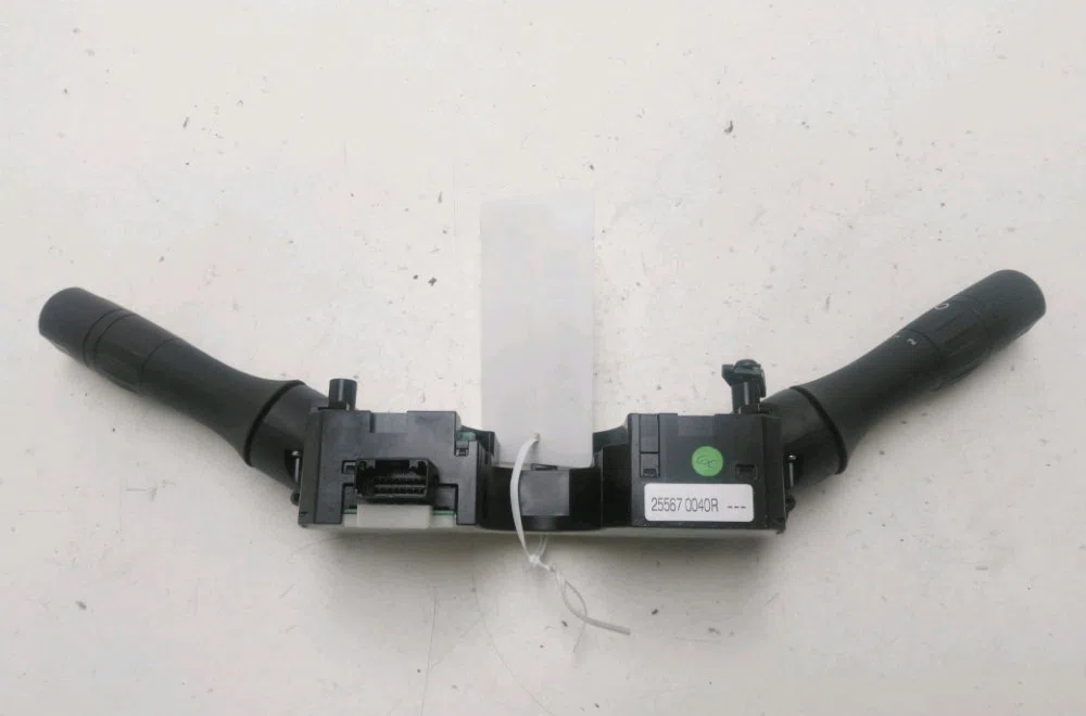 Bloc commodos Renault FLUENCE (L3_) 1.5 dci (l30d, l30l, l306, l33f, l33l, l33m, l33v, l33w) (2010) occasion