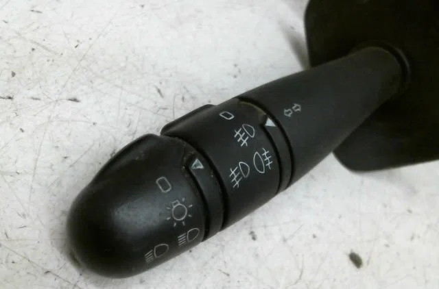 Bloc commodos Renault MEGANE I (BA0-1_) 1.9 dci (ba05, ba1f) (2001-2003) occasion